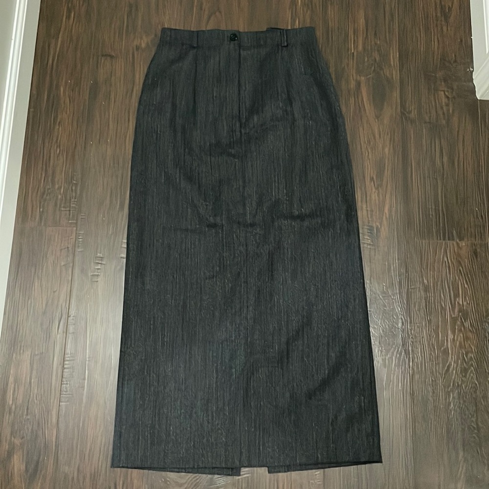 TALBOTS PETITES SIZE 2 100% WOOL SKIRT.